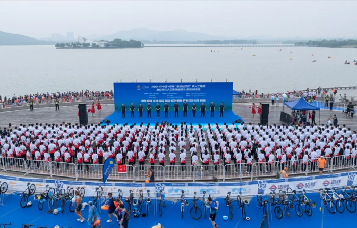 jiuyou.com九游-蔚来服务营收首破百亿 李斌表示非车业务已成独立利润单元